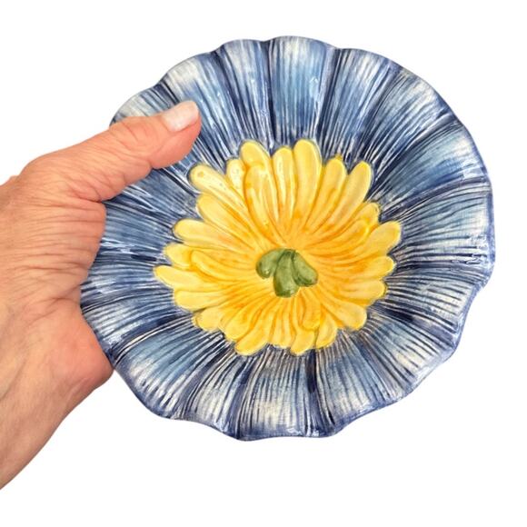 Portmeirion Botanical Hummingbird Morning Glory Shaped Bowl - Picture 5 of 9